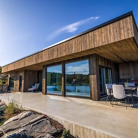 Hébergement de vacances Architect-designed With Dock In Dalskilen *